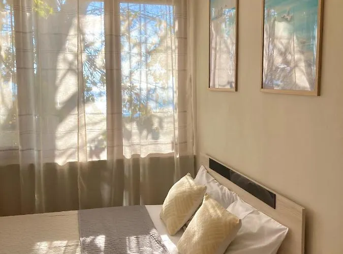 Sunset Yavorov דירה