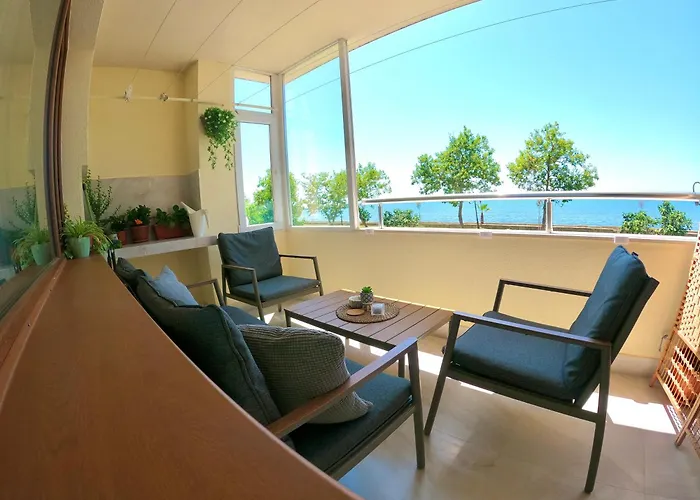 Sunset Yavorov דירה